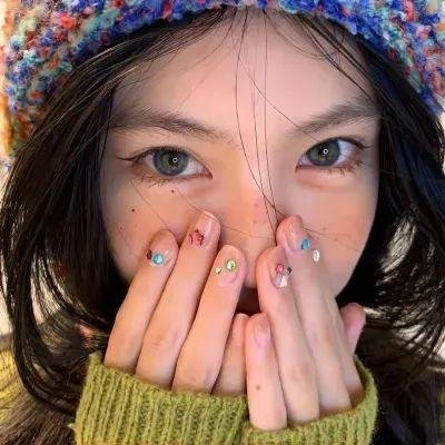 白犀牛 封面